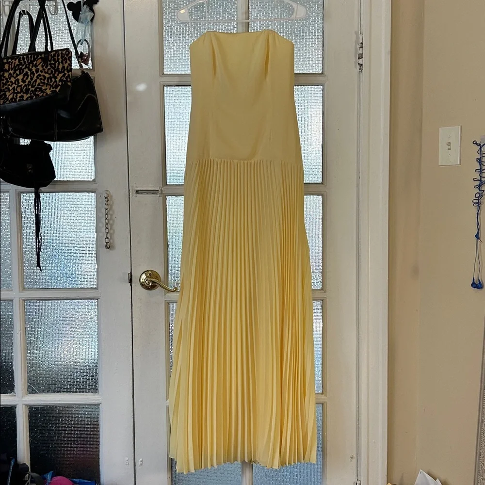 NWT Park & Fifth Bridesmaid Butter Yellow Daphne Dress size Medium - Picture 3 of 9